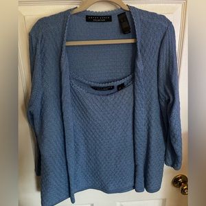 light blue sleeveless woven shirt with matching cover XL